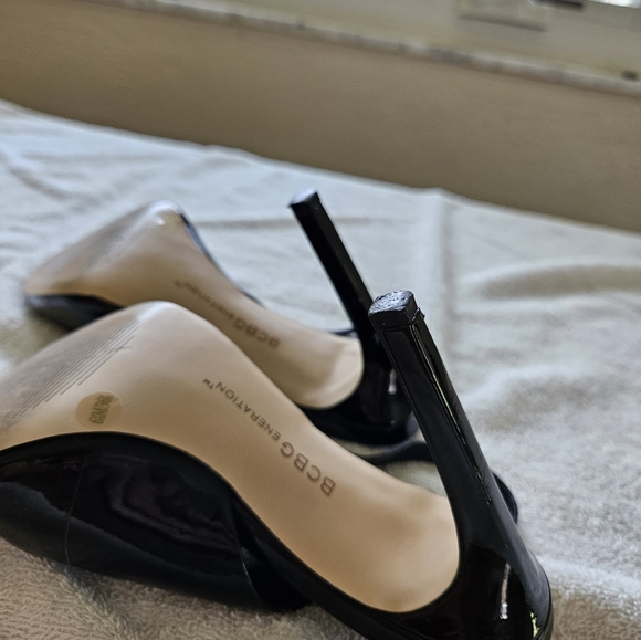 BCBG Generation Slingback Stilletto Gloss Black - Picture 4 of 11
